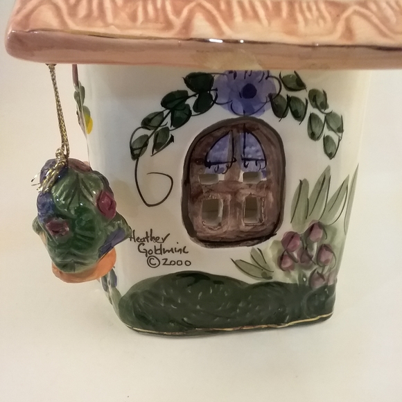 Ceramic Cottzge House Garden Flowers House - Picture 6 of 9